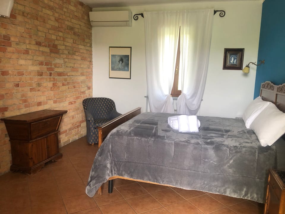 Double Room | Individually decorated, individually furnished, free WiFi, bed sheets