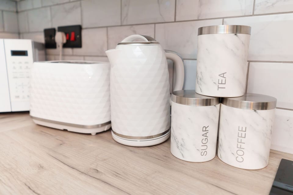 Superior Apartment, Ensuite (1 Bed Apartment Sleeps 4) | Shared kitchen