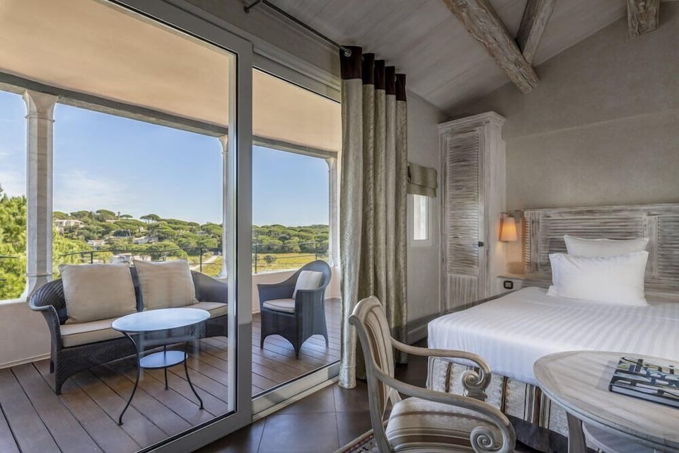 Premium bedding, free minibar, in-room safe, individually decorated