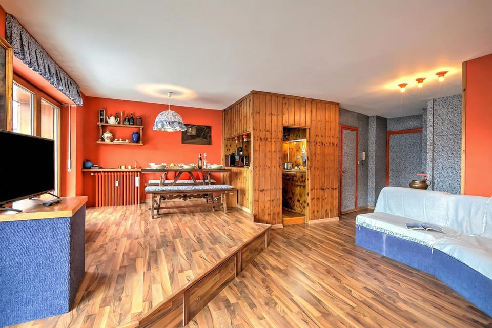 Family Apartment, Multiple Bedrooms, 2 Bathrooms (Terrazza Dei Principi Few Steps From) | Living area | 21-inch flat-screen TV with cable channels