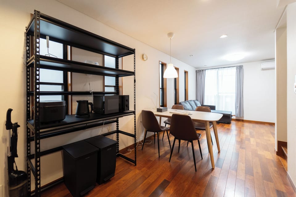 City Villa | Private kitchen | Full-size fridge, microwave, stovetop, coffee/tea maker