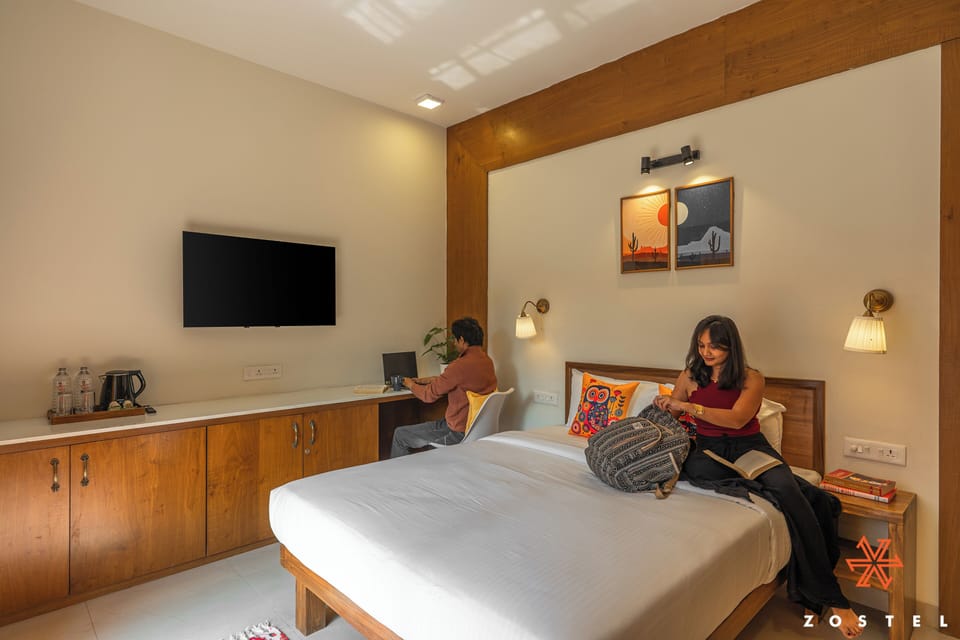 Deluxe Private Room with balcony | Free WiFi