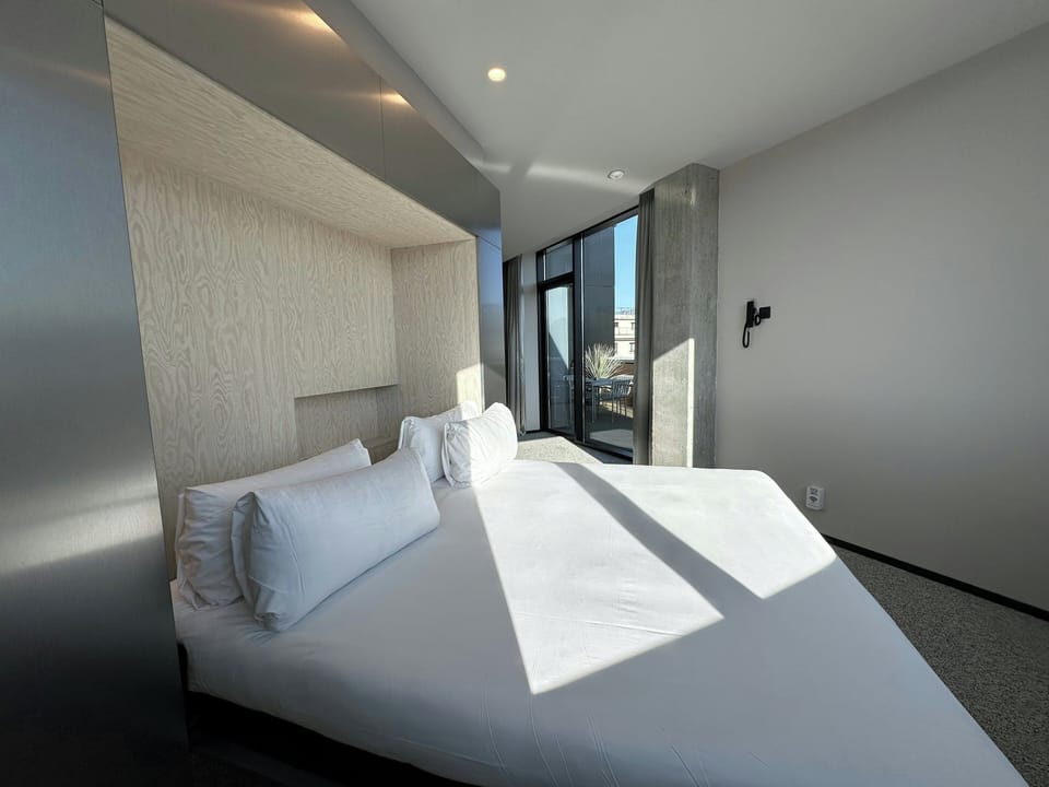 Suite | Premium bedding, minibar, in-room safe, desk
