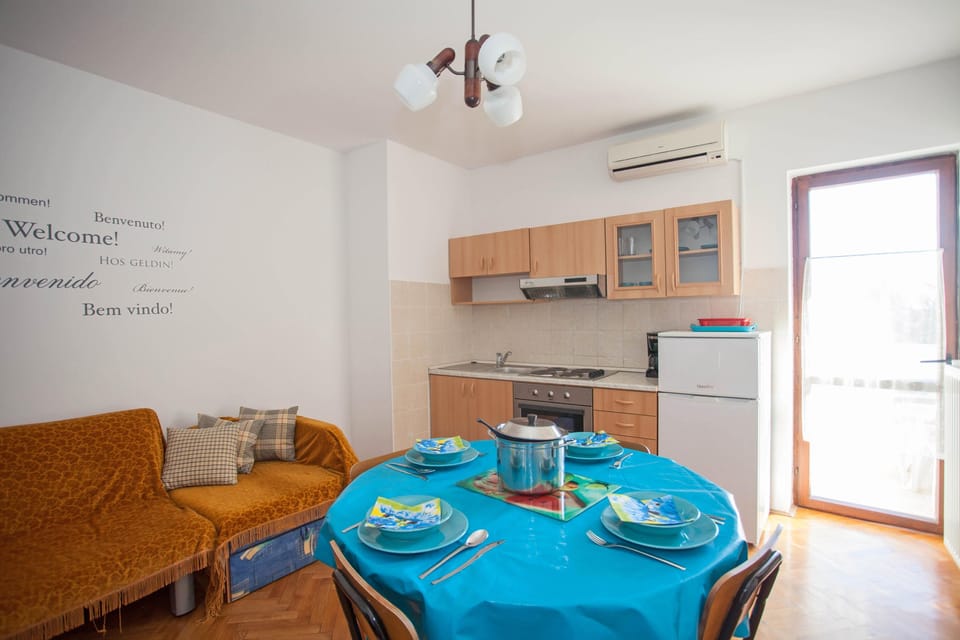 Apartment, 2 Bedrooms, Balcony | Private kitchen | Coffee/tea maker, electric kettle