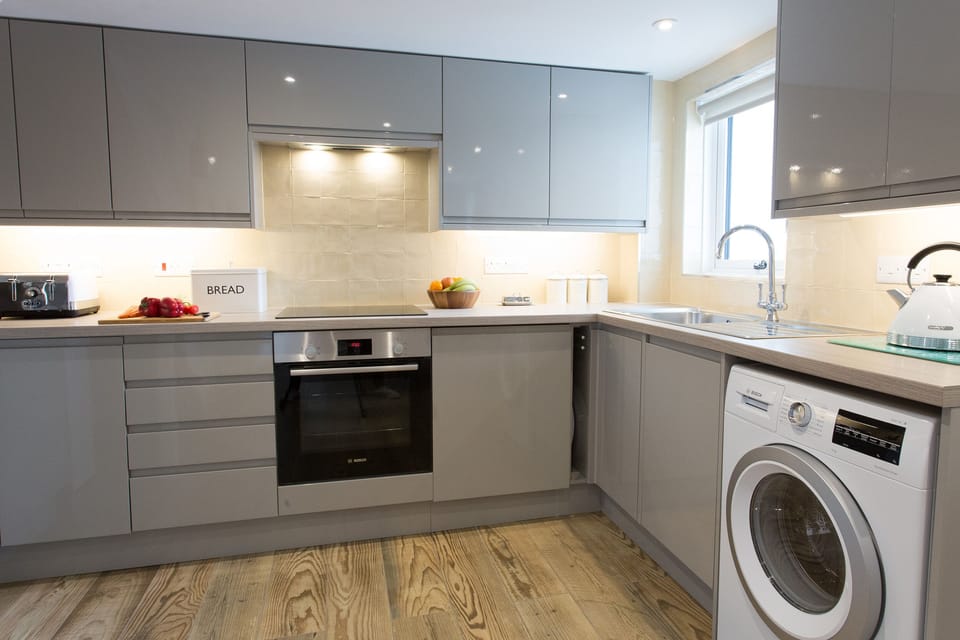 Fridge, dishwasher, electric kettle, toaster