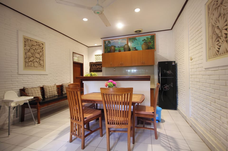 Suite 3 Bedrooms Kitchenette (3 queen Bed ) | Private kitchen