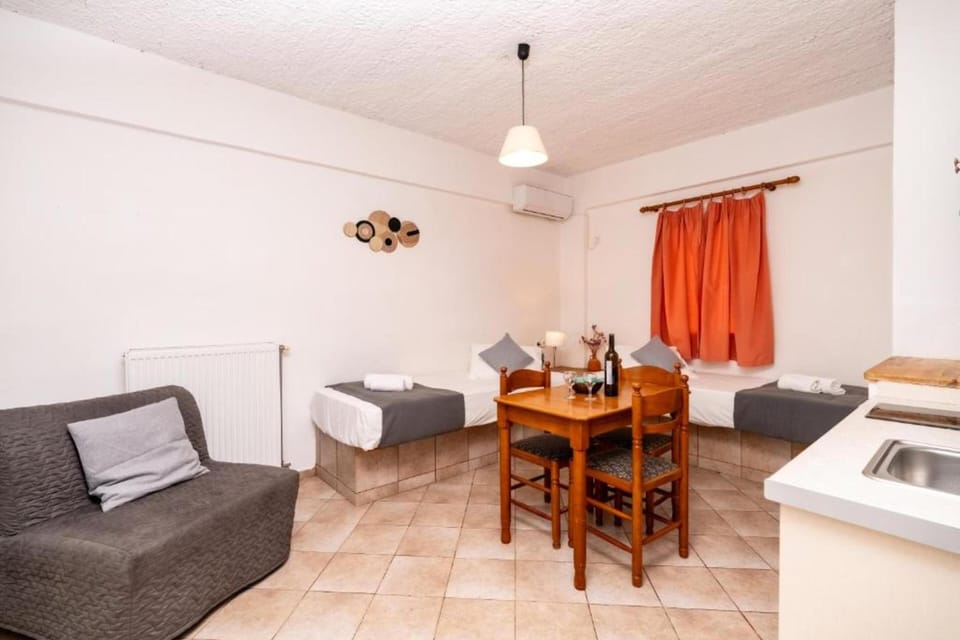 Apartment | Soundproofing, iron/ironing board, free WiFi, bed sheets