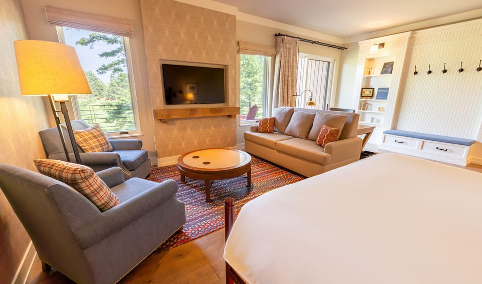 Executive Studio Suite, 1 King Bed, Terrace, Golf View | Egyptian cotton sheets, premium bedding, down comforters, in-room safe