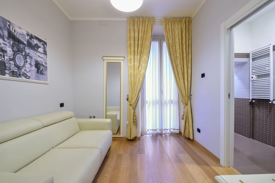 Suite | Living area | Flat-screen TV