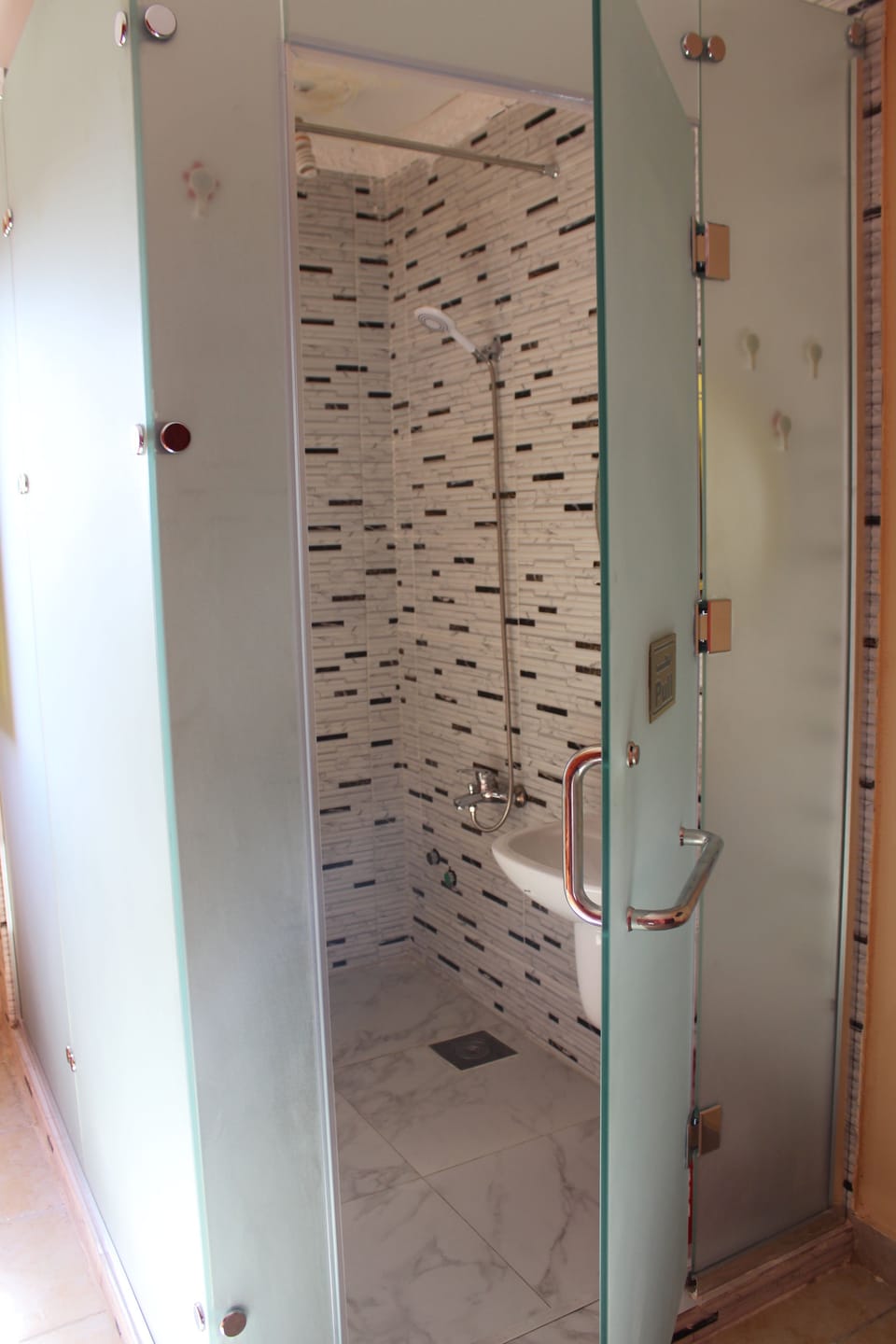 Double Room | Bathroom shower