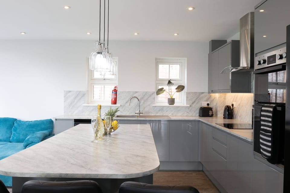 House | Private kitchen | Fridge, microwave, oven, stovetop