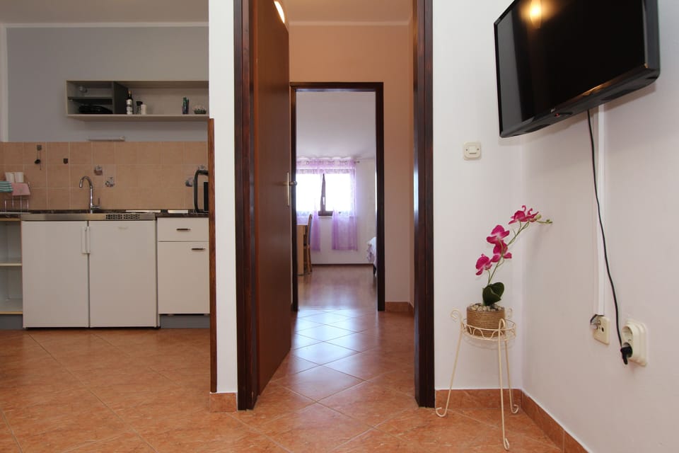 Apartment, 2 Bedrooms | Private kitchen
