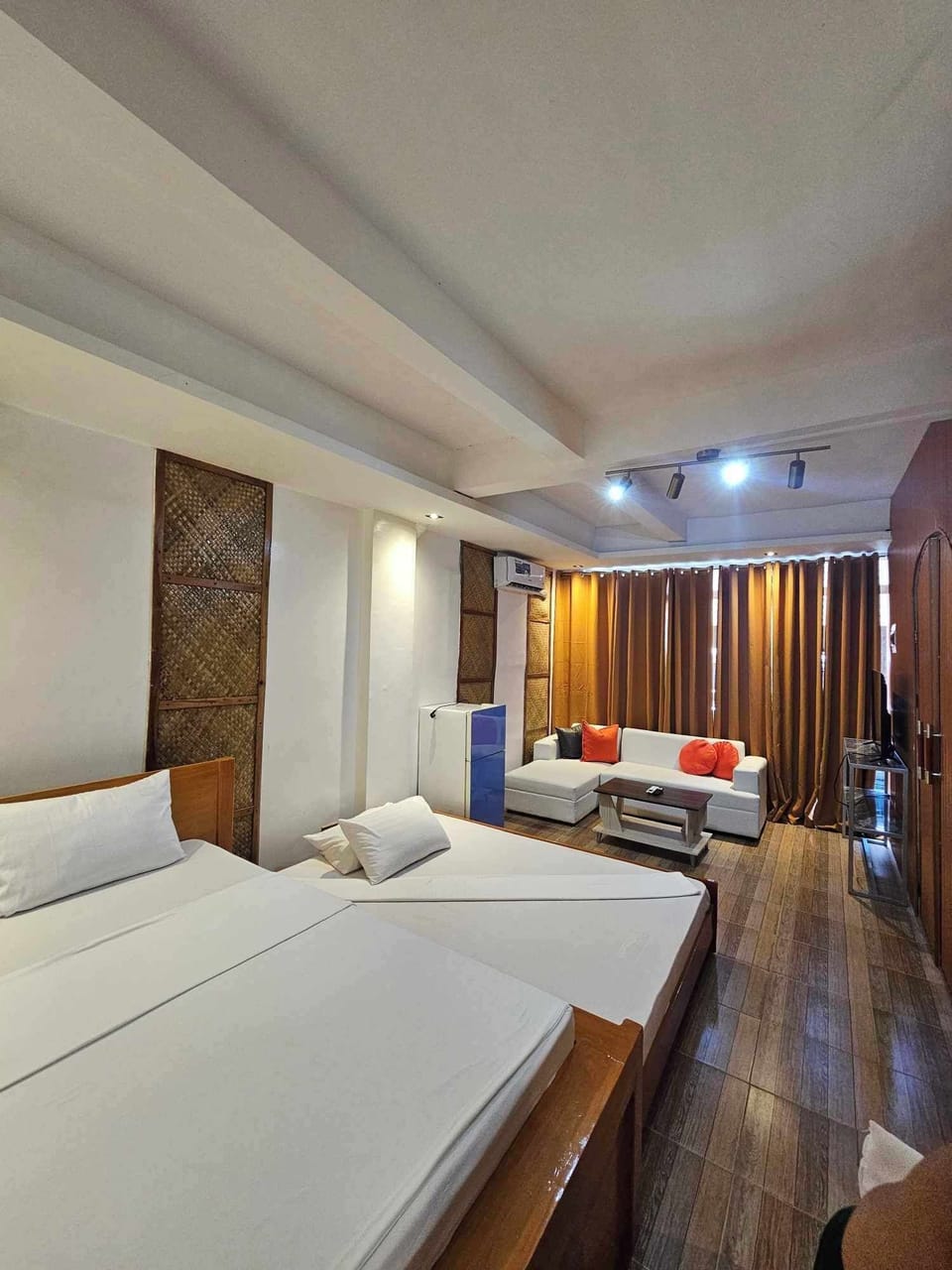 Superior Double Room | Individually furnished, free WiFi, bed sheets