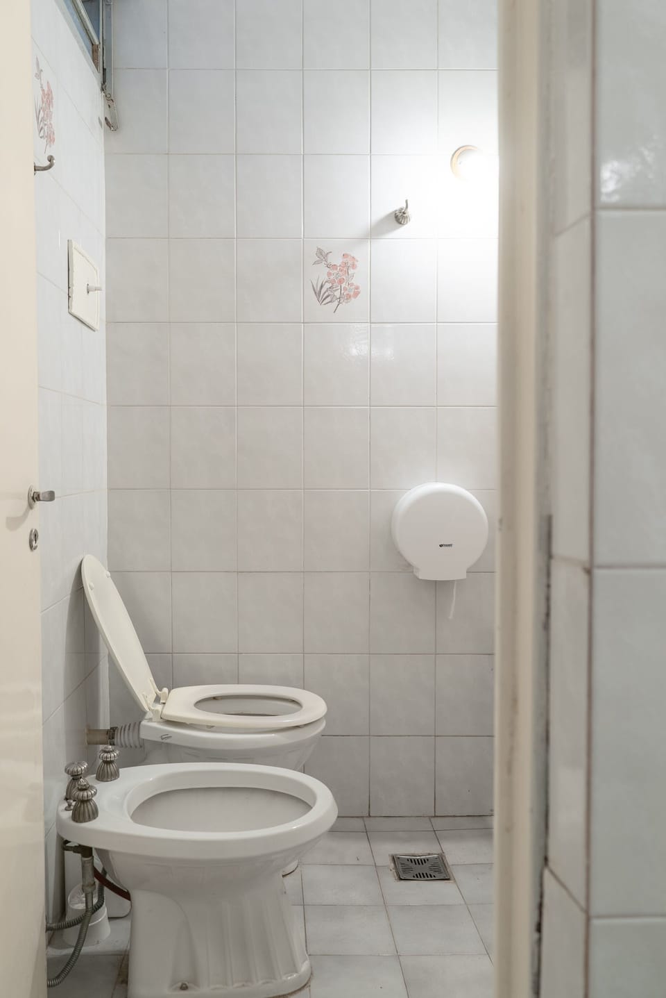 Standard Room | Bathroom | Bidet, towels, shampoo, toilet paper