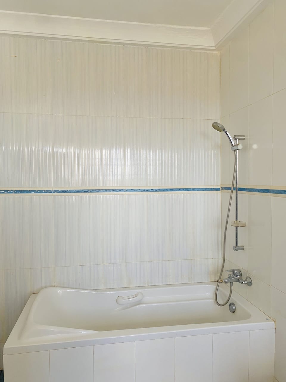 Economy Room | Bathroom