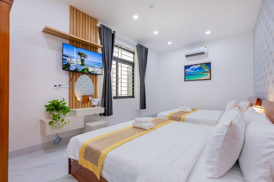 Egyptian cotton sheets, premium bedding, down comforters