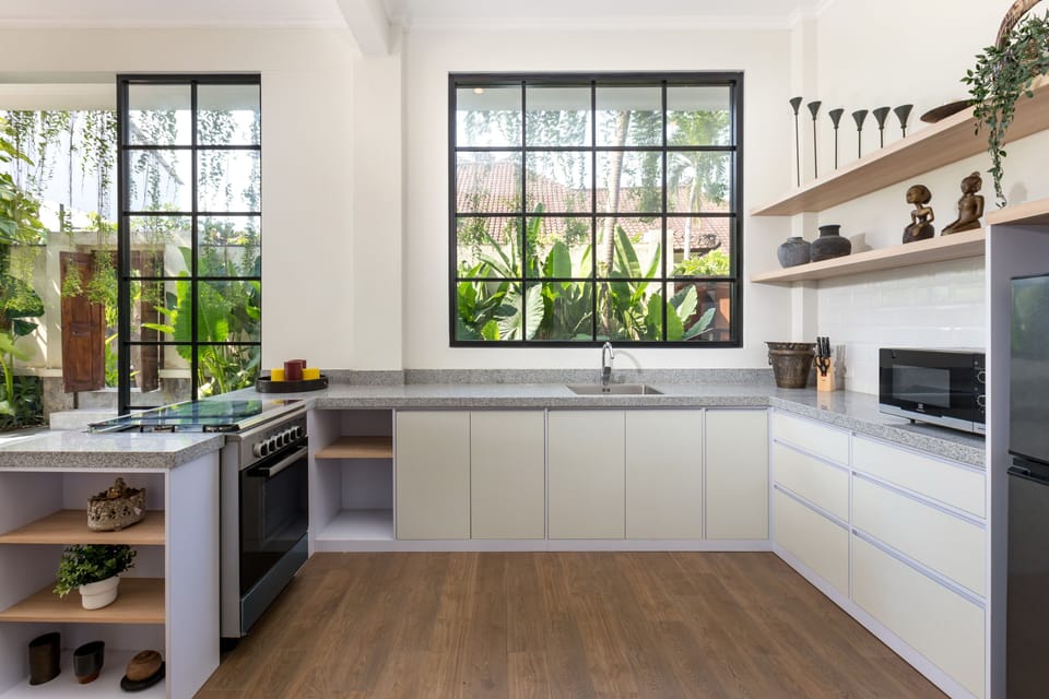 Family Villa, 3 Bedrooms, Pool View | Private kitchen