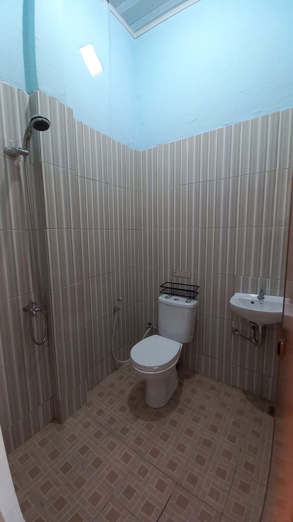 Deluxe Double Room | Bathroom | Shower, towels