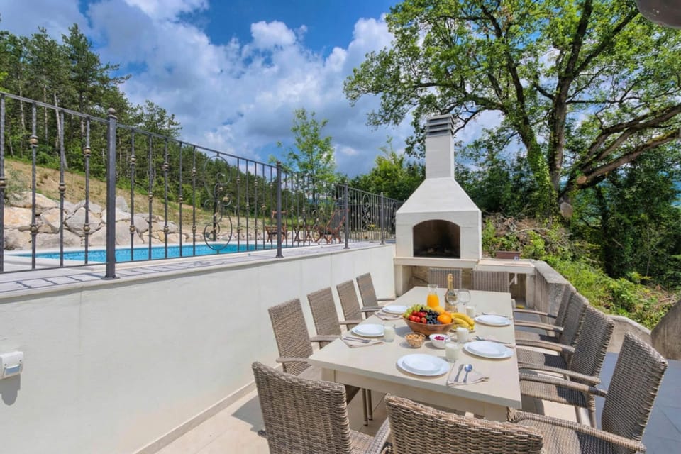 Family House, Multiple Bedrooms, Refrigerator & Microwave (Villa Lapis with private Pool) | Outdoor dining
