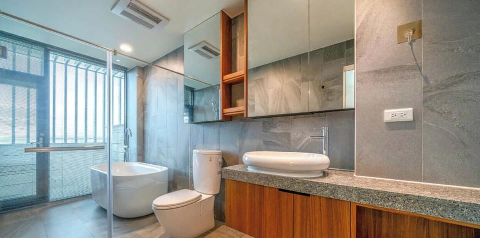 Family Room, Balcony | Bathroom | Free toiletries, hair dryer, slippers, towels