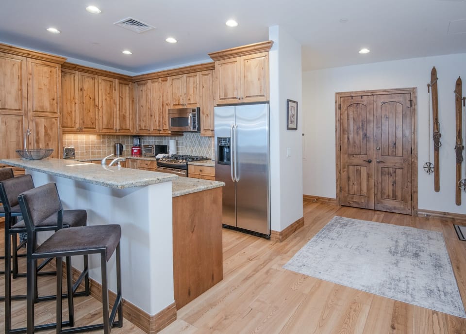 Condo, 3 Bedrooms | Private kitchen | Coffee/tea maker, fridge, oven, toaster