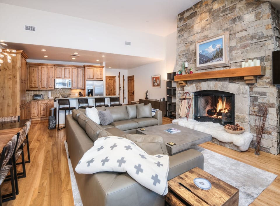 Condo, 3 Bedrooms | Living area | Smart TV
