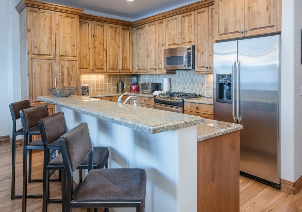 Condo, 3 Bedrooms | Private kitchen | Coffee/tea maker, fridge, oven, toaster