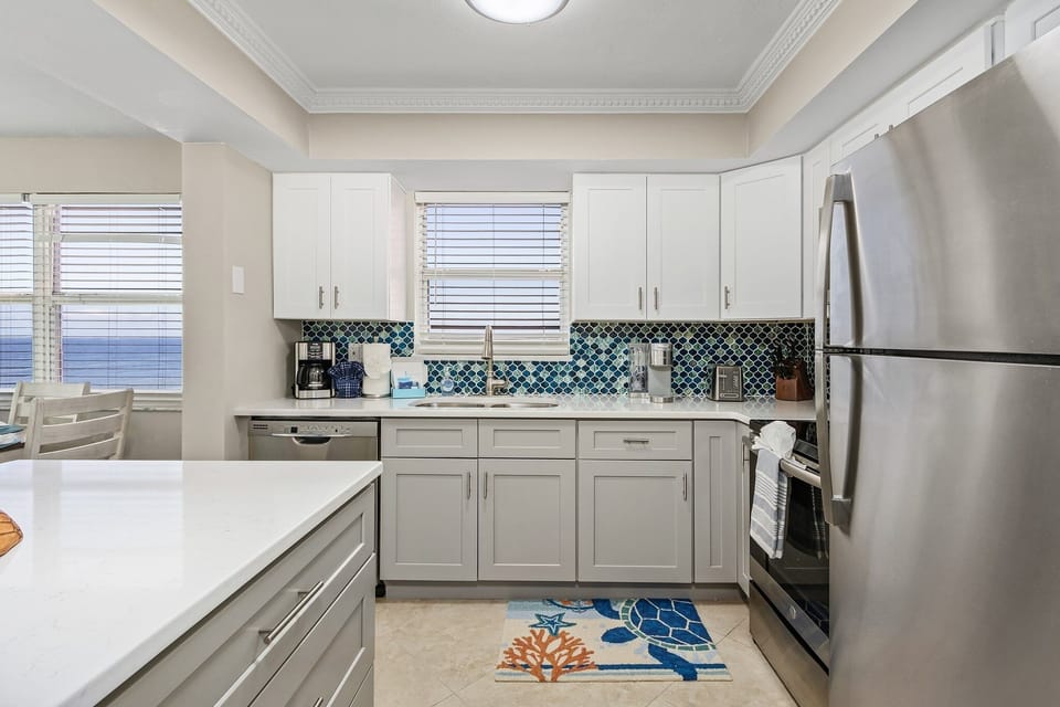 Apartment, 2 Bedrooms | Private kitchen | Coffee/tea maker, fridge, oven, toaster