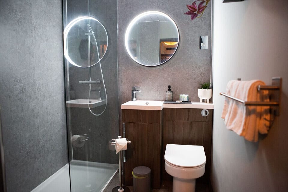 Superior Room | Bathroom | Designer toiletries, hair dryer, towels, soap