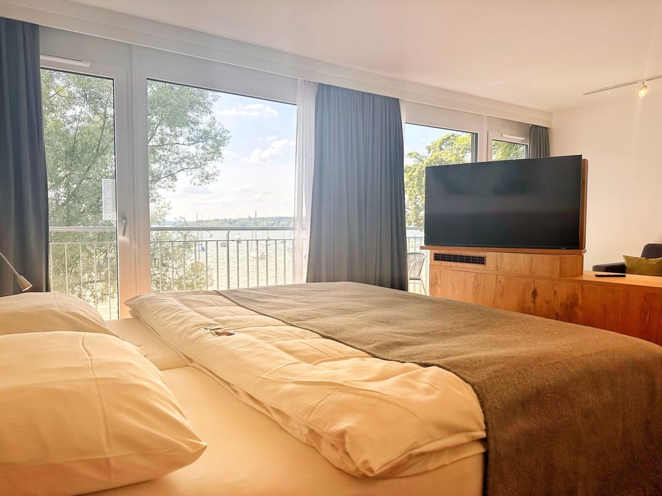 Junior Suite | In-room safe, blackout drapes, iron/ironing board, free WiFi