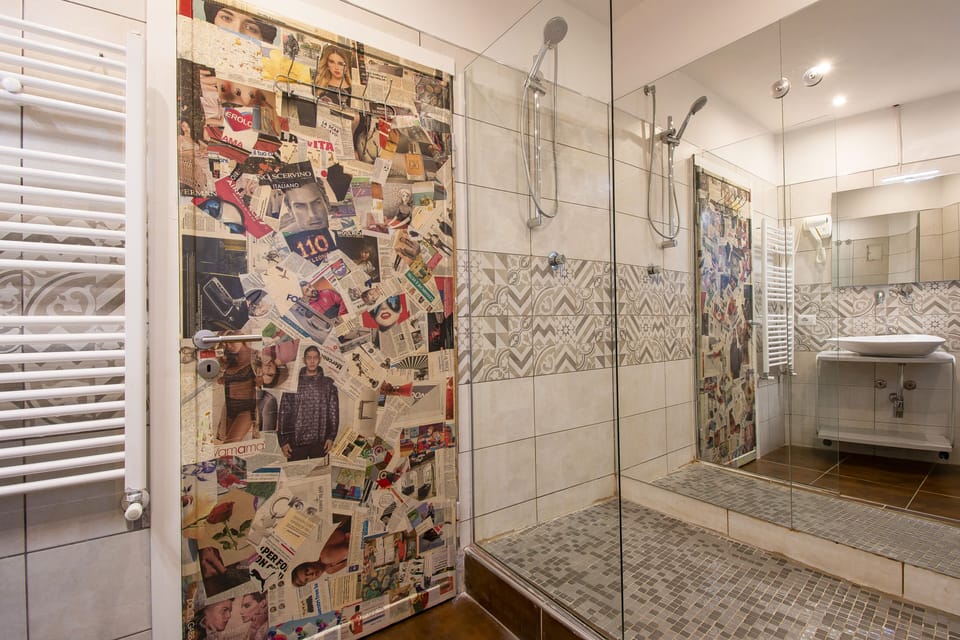 Superior Room | Bathroom | Free toiletries, hair dryer