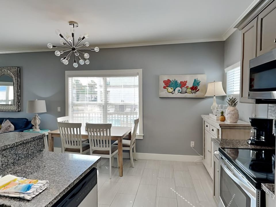 House, Multiple Beds, Balcony, Pool View | Private kitchen | Fridge, microwave, oven, stovetop