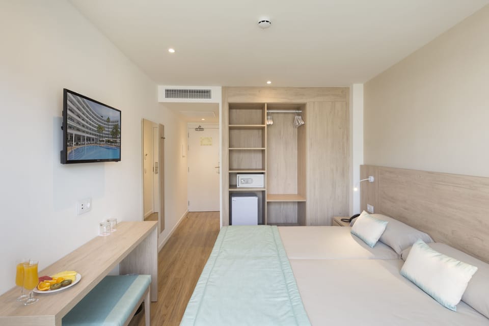 In-room safe, desk, free WiFi, bed sheets