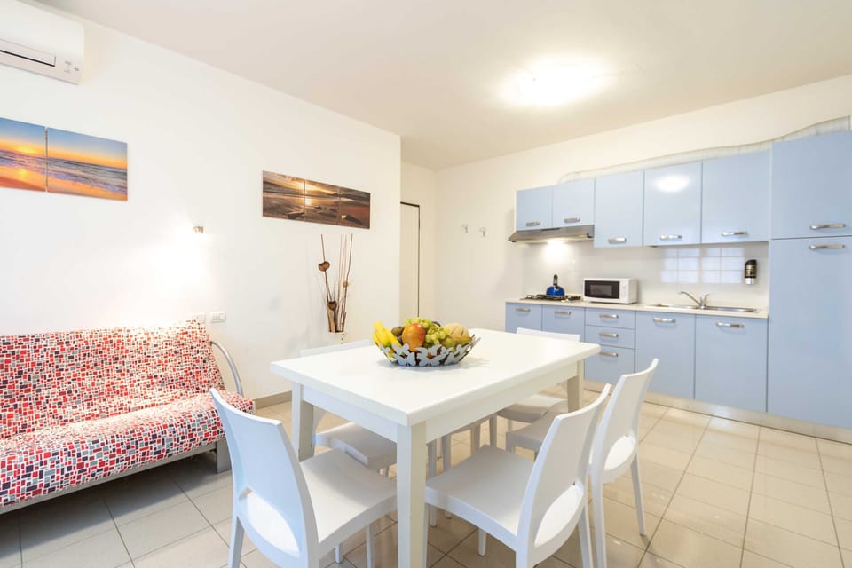 Apartment, 1 Bedroom, Balcony, City View | Interior
