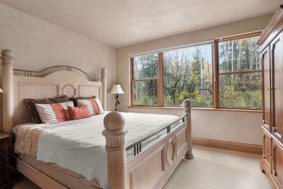 Townhome | 4 bedrooms, free WiFi