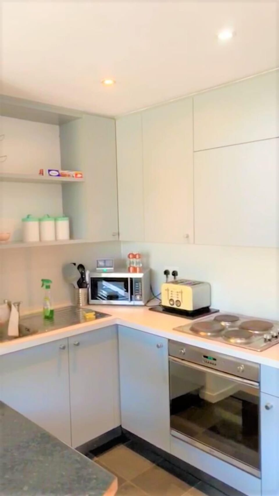 City Apartment | Private kitchen | Full-size fridge, microwave, oven, stovetop