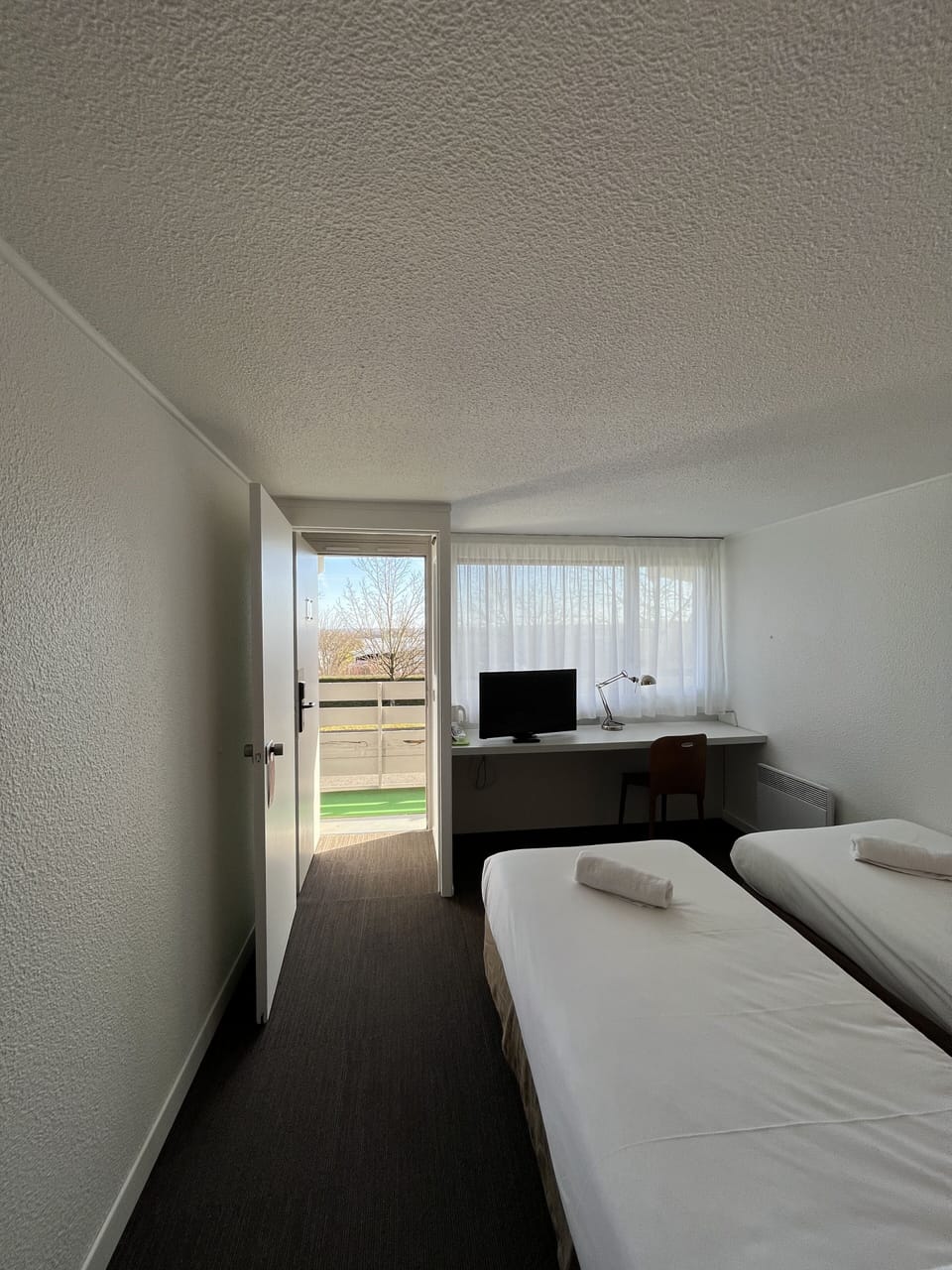 Twin Room | Desk, laptop workspace, iron/ironing board, free WiFi