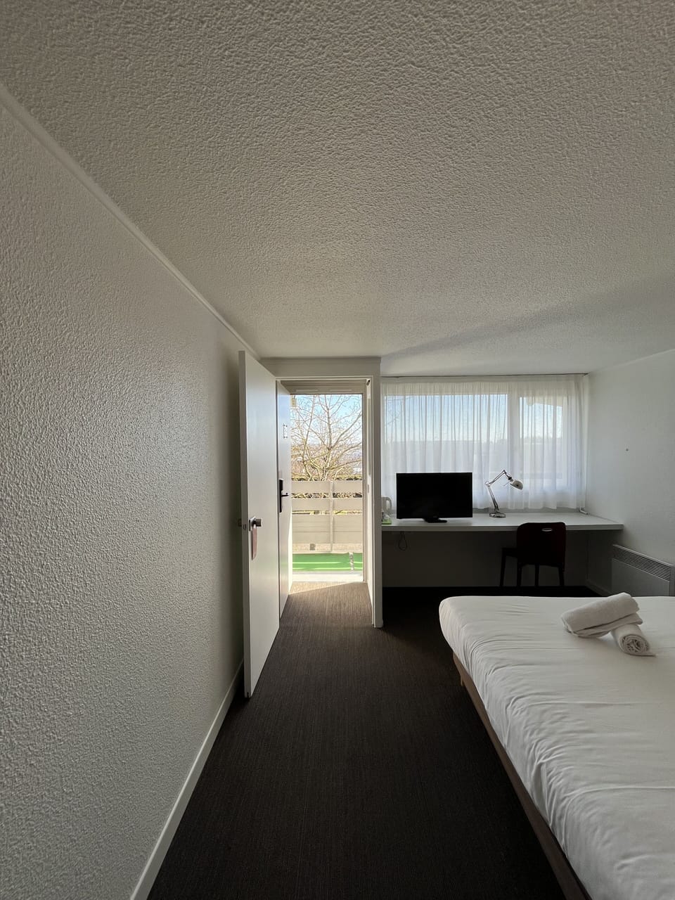 Room, 1 Double Bed | Desk, laptop workspace, iron/ironing board, free WiFi
