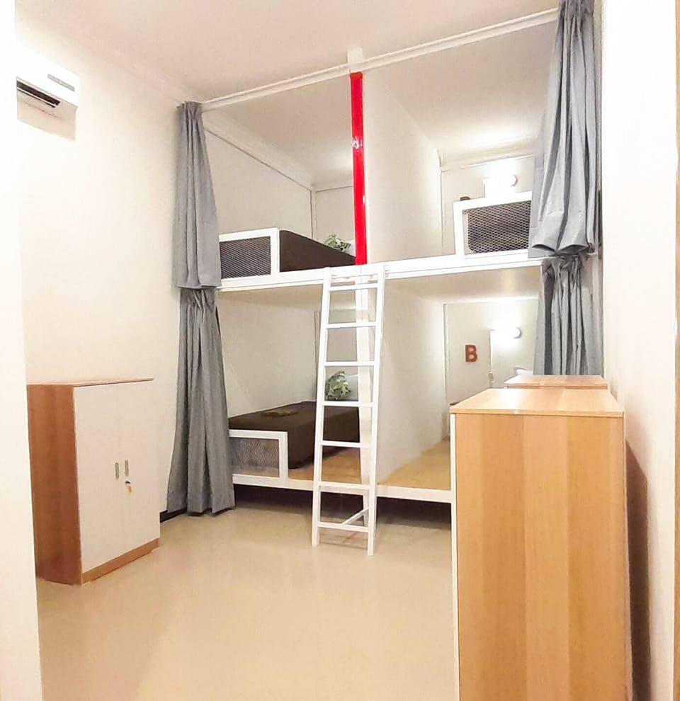 Basic Shared Dormitory | Soundproofing, iron/ironing board, free WiFi, bed sheets