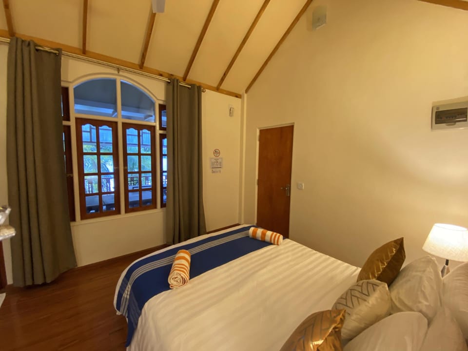 Superior Double Room | In-room safe, desk, iron/ironing board, free WiFi
