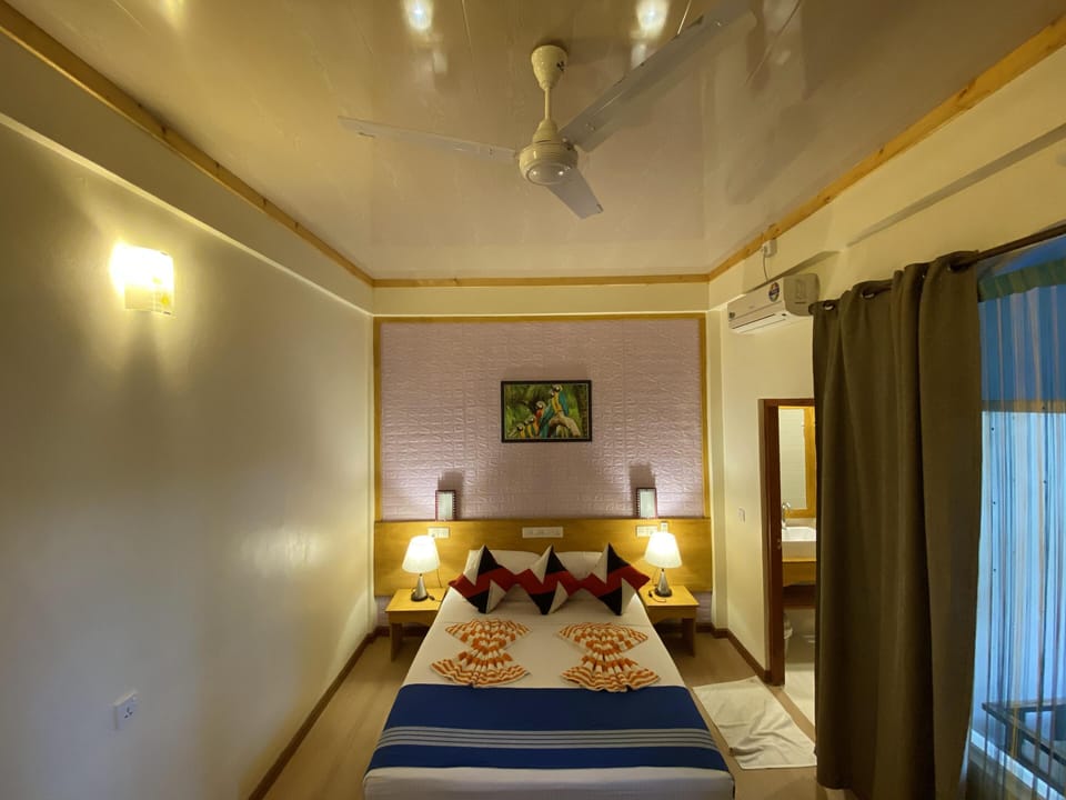 Standard Room | In-room safe, desk, iron/ironing board, free WiFi