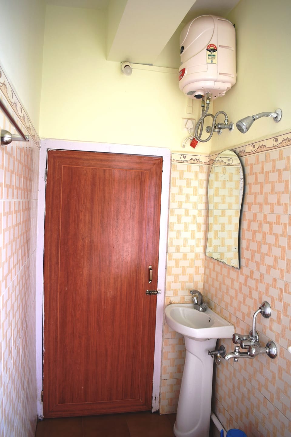 Deluxe Triple Room | Bathroom