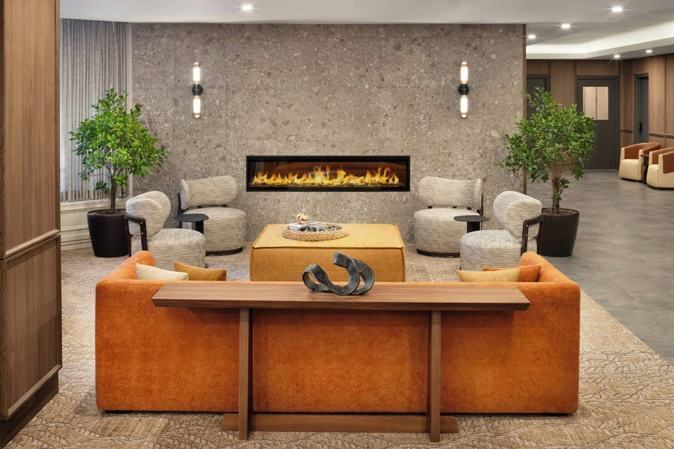 Lobby lounge