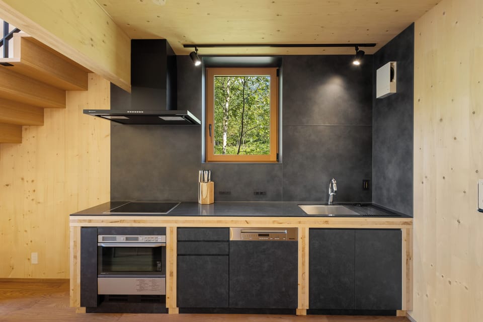 Comfort Villa | Private kitchen | Full-size fridge, microwave, oven, stovetop