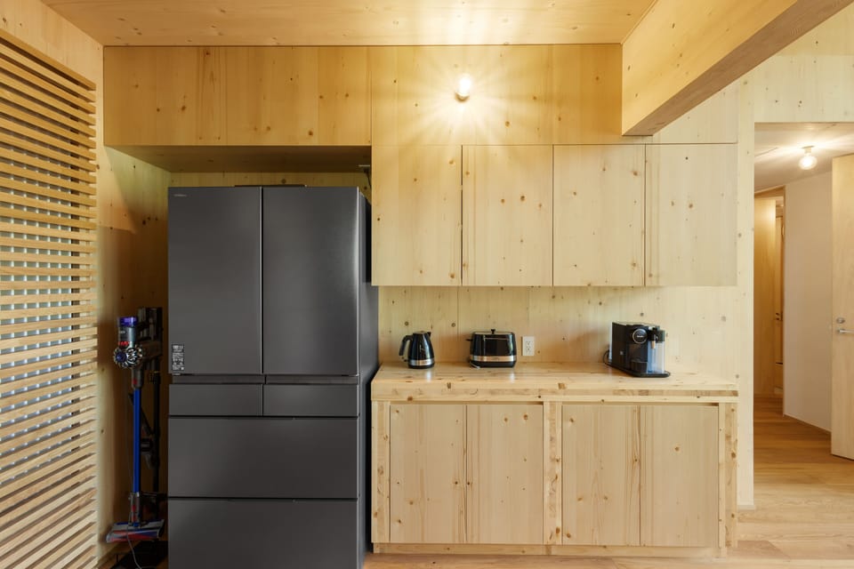 Comfort Villa | Private kitchen | Full-size fridge, microwave, oven, stovetop