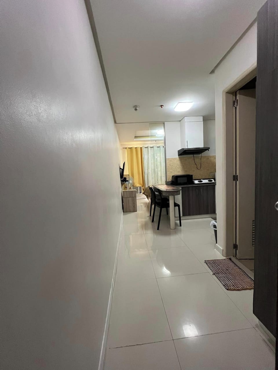 Deluxe Studio | In-room dining