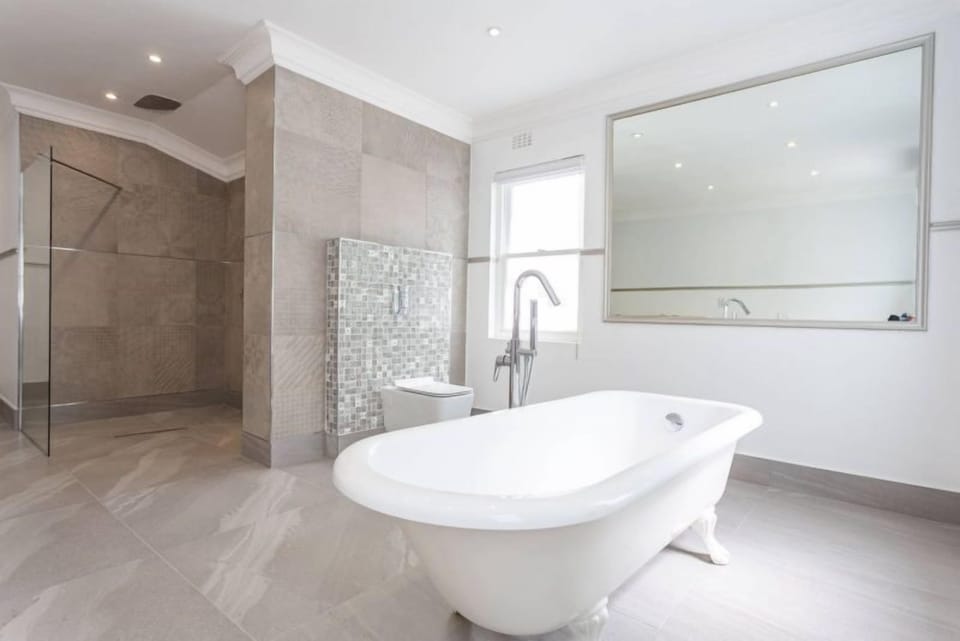 Executive Suite | Bathroom