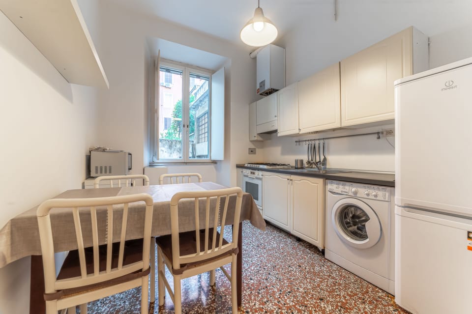 Full-size fridge, cookware/dishes/utensils