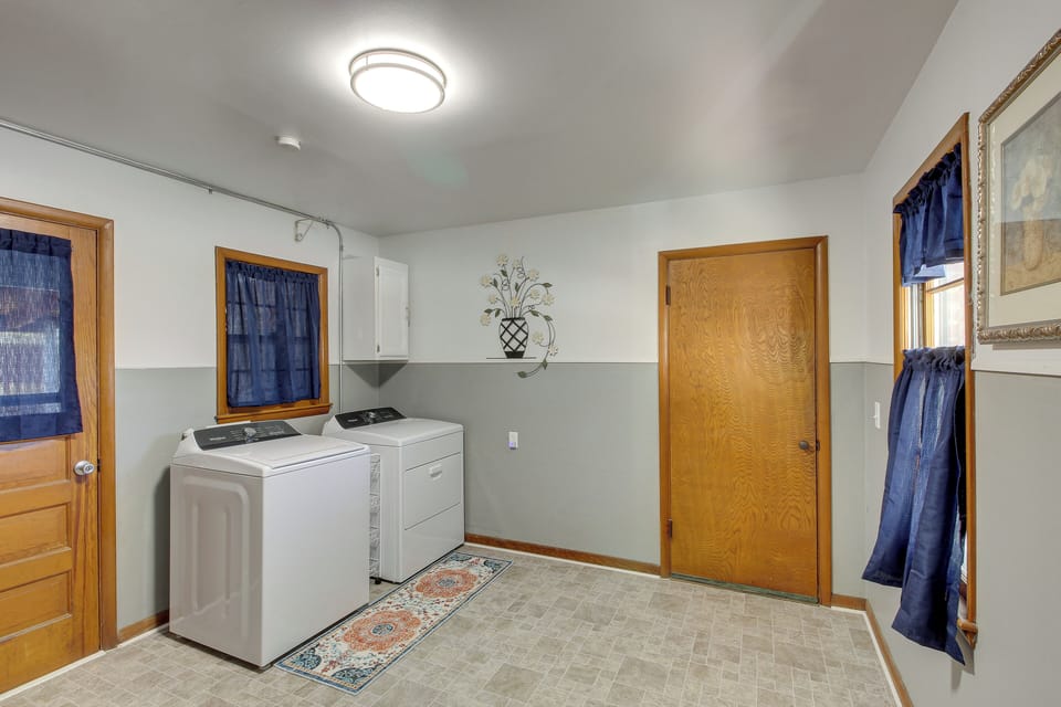 Missouri Escape w/ Furnished Patio, Near Downtown! Cottage in Missouri