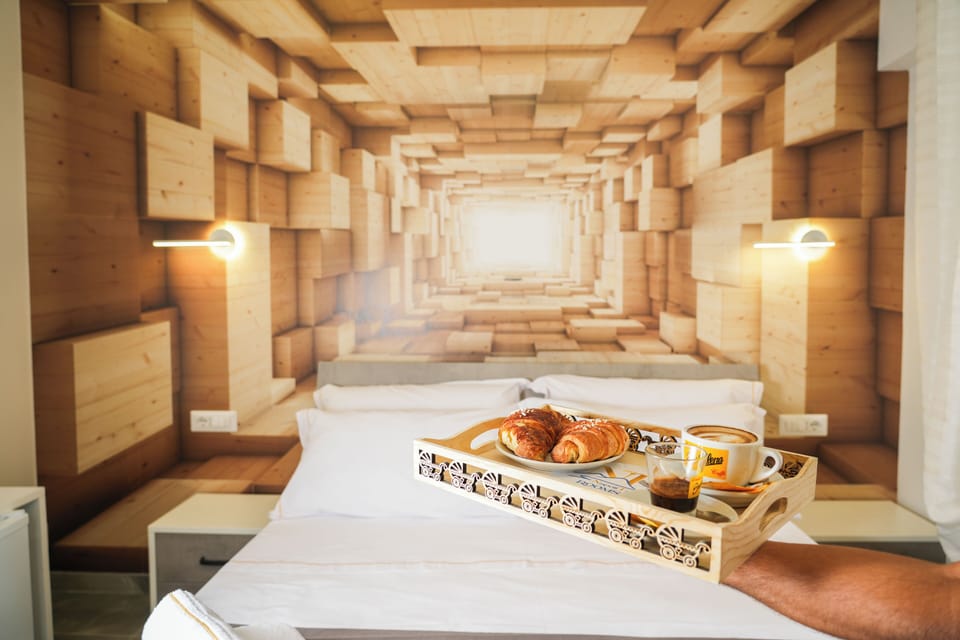 Design Double or Twin Room (Marturano) | In-room dining
